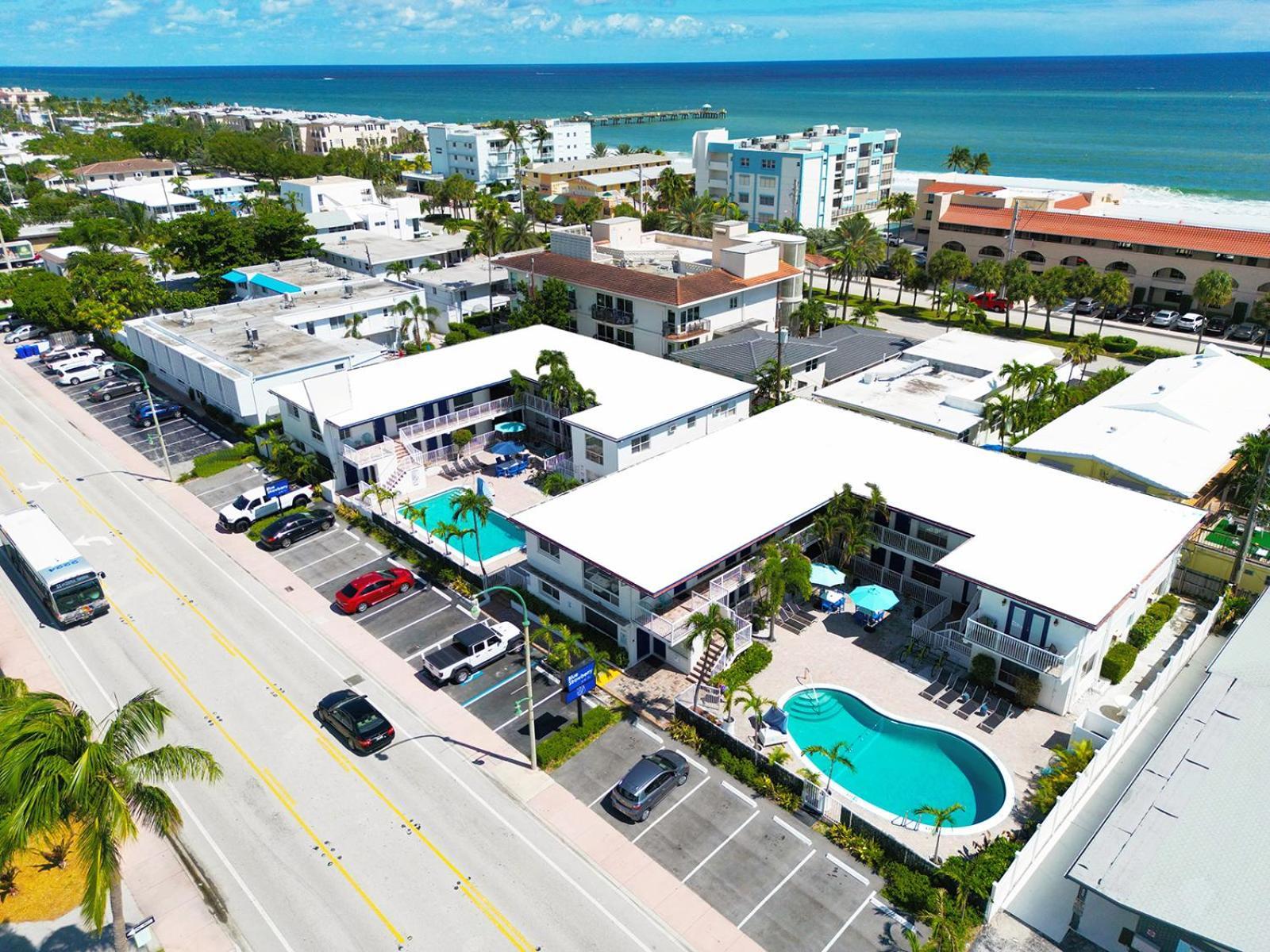Hotel Blue Strawberry By The Sea Lauderdale-by-the-Sea Exterior foto