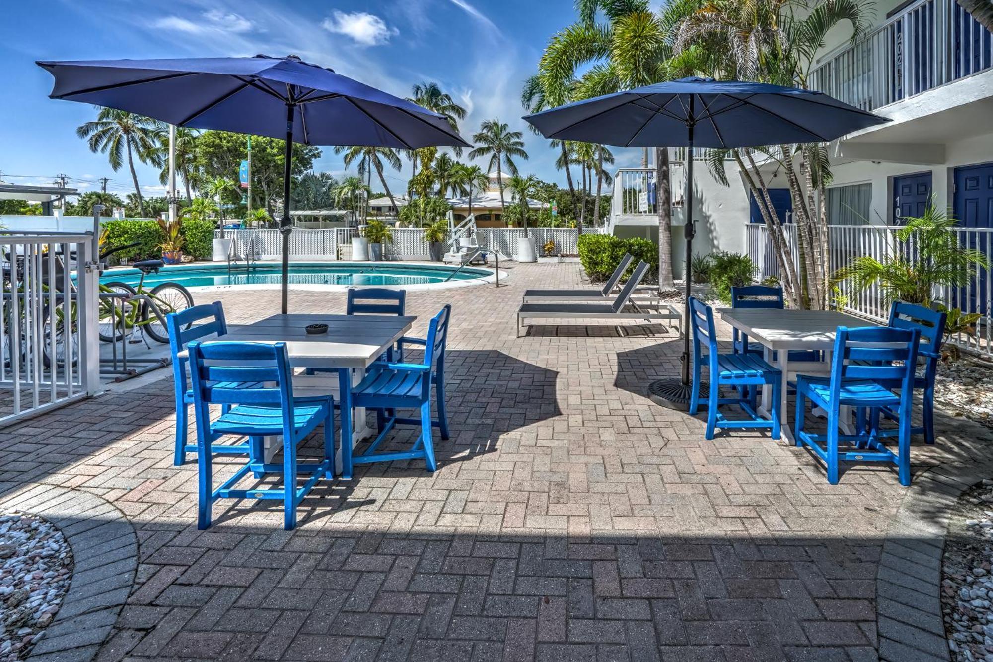 Hotel Blue Strawberry By The Sea Lauderdale-by-the-Sea Exterior foto