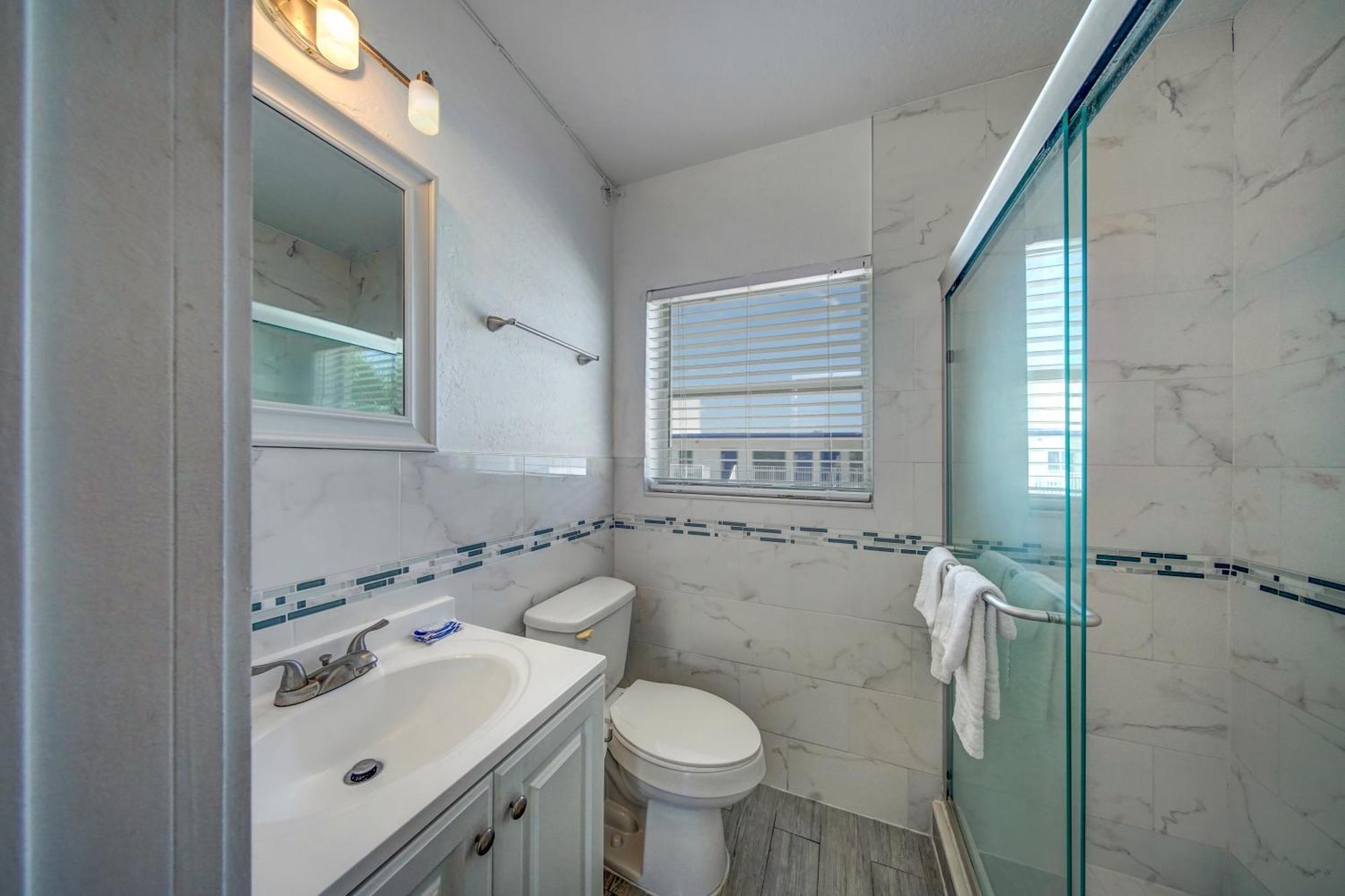 Hotel Blue Strawberry By The Sea Lauderdale-by-the-Sea Exterior foto
