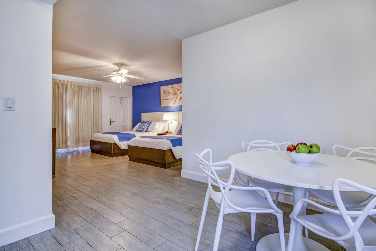 Hotel Blue Strawberry By The Sea Lauderdale-by-the-Sea Exterior foto